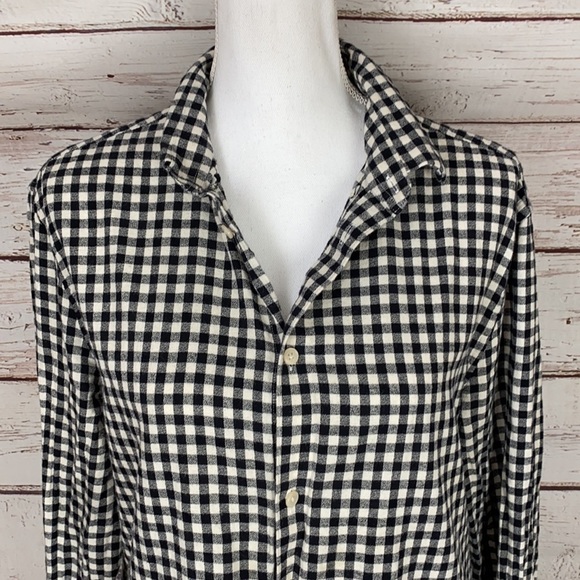 H&M Regular Fit Large Button Up - Picture 2 of 10